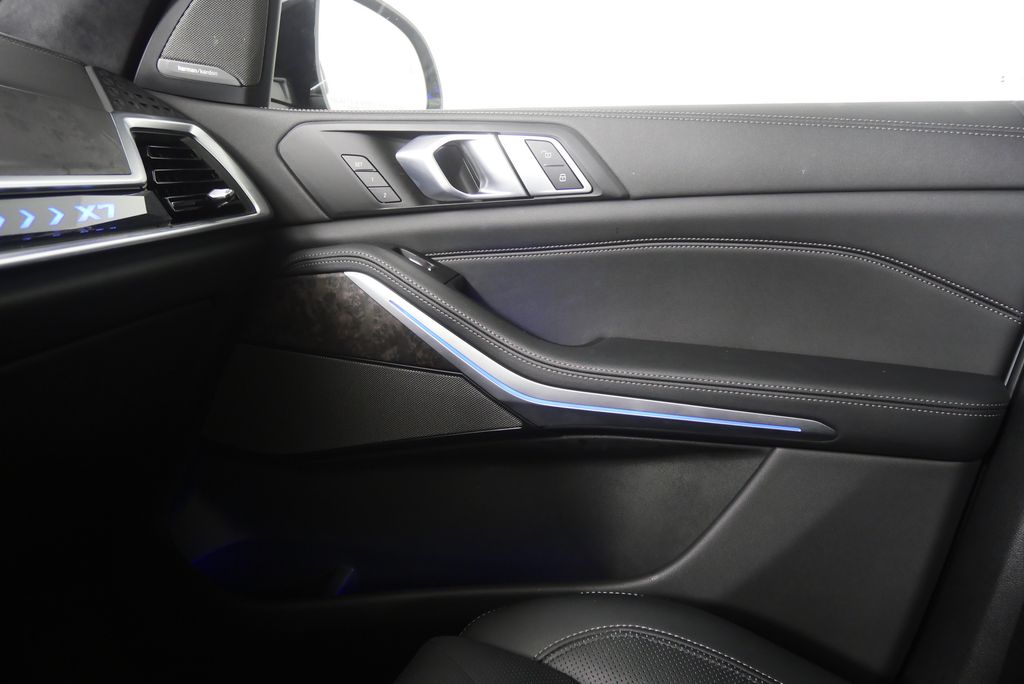 Thumbnail: 2023 BMW X7 - 30