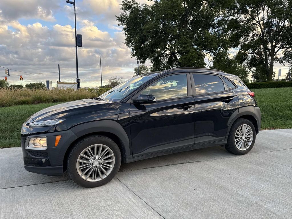 2020 Hyundai Kona SEL photo 2