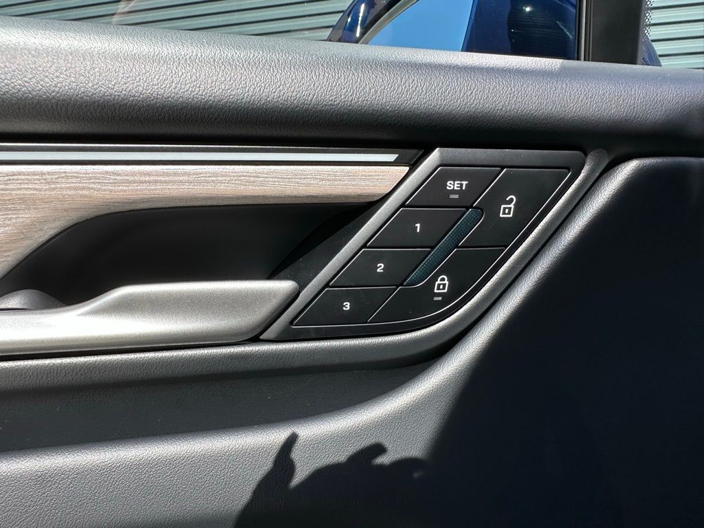 Thumbnail: 2024 Porsche Macan - 19