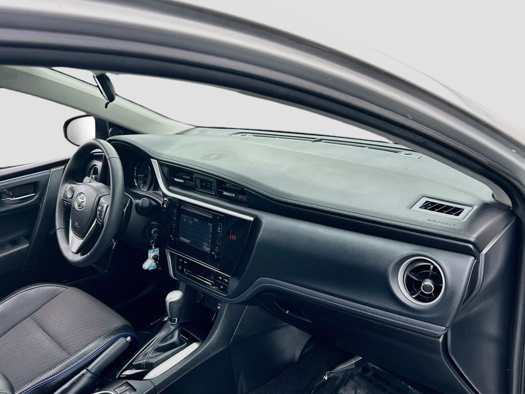 Thumbnail: 2018 Toyota Corolla - 26