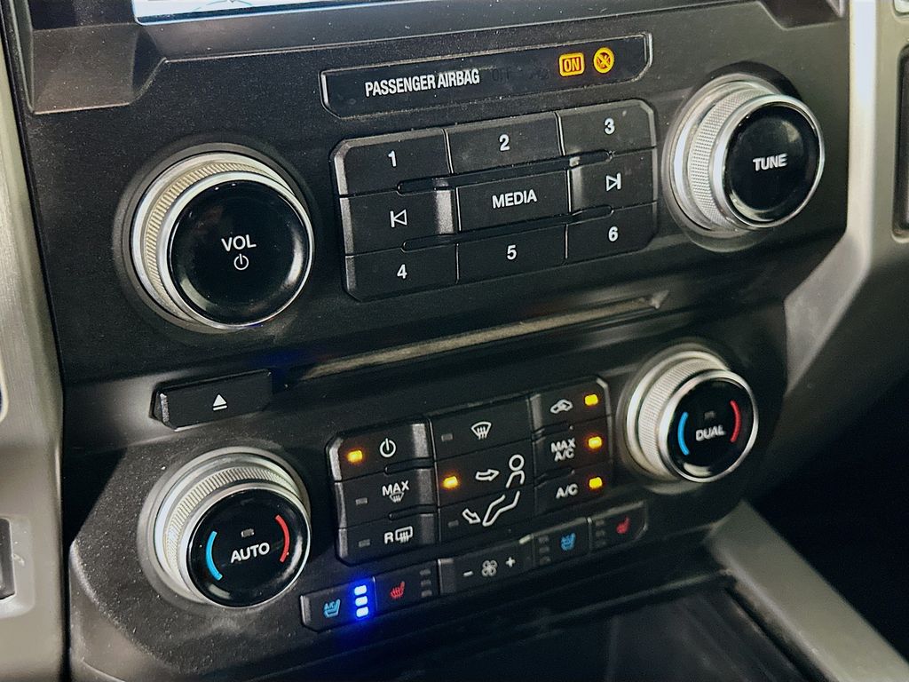 Thumbnail: 2018 Ford Econoline - 16