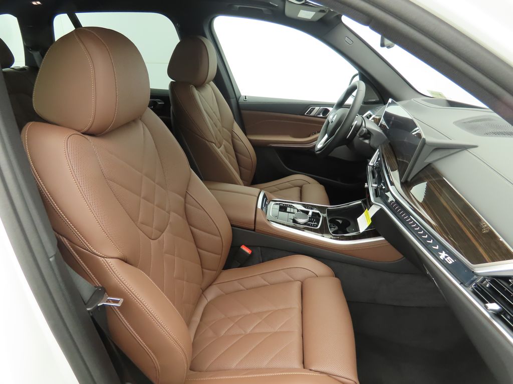 Thumbnail: 2026 BMW X5 - 21