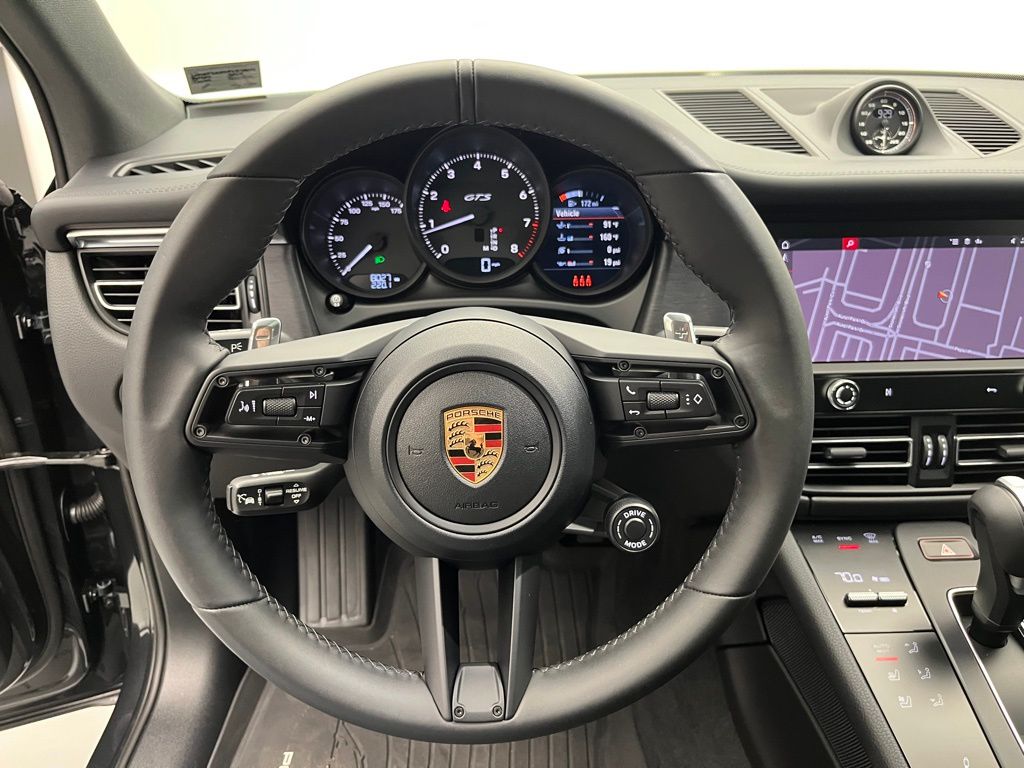 Thumbnail: 2024 Porsche Macan - 11