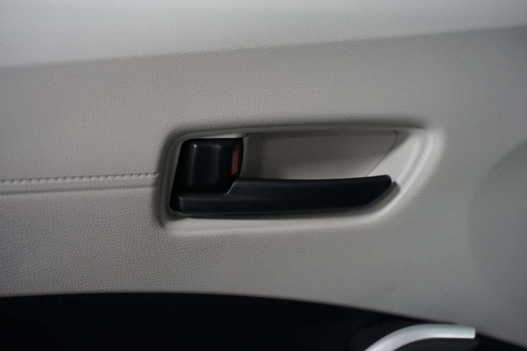 Thumbnail: 2025 Toyota Corolla Cross - 31