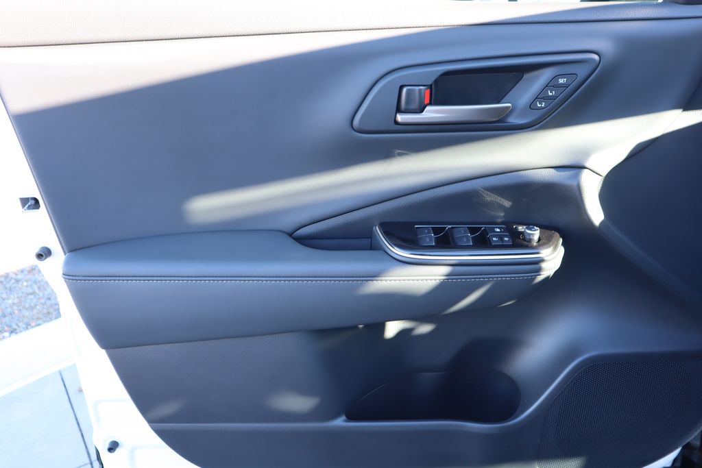 Thumbnail: 2025 Toyota Crown Signia - 23