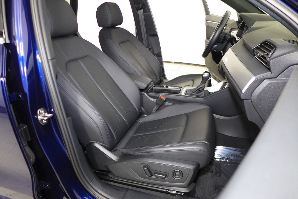 Thumbnail: 2022 Audi Q3 - 19