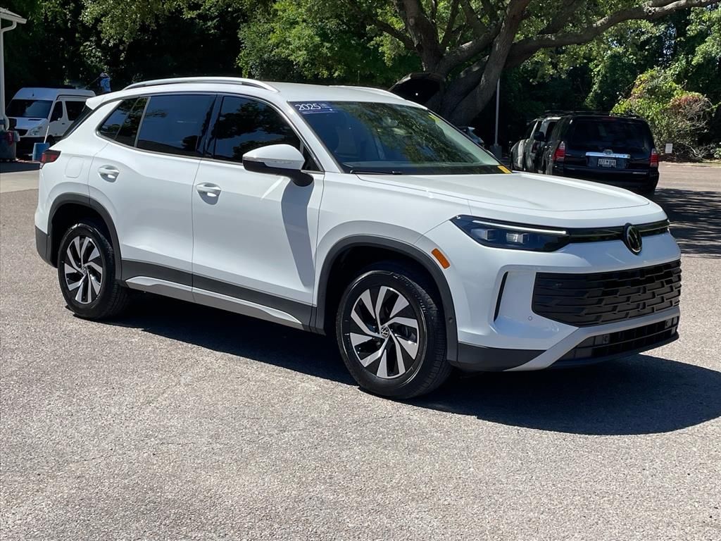 Pure White 2025 Volkswagen Tiguan S FWD SUV / Crossover Front-Wheel Drive 8-Speed Automatic
