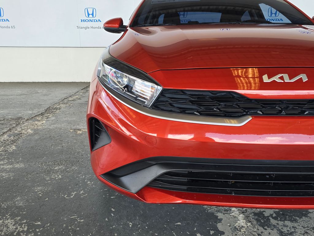 Thumbnail: 2023 Kia Forte - 17