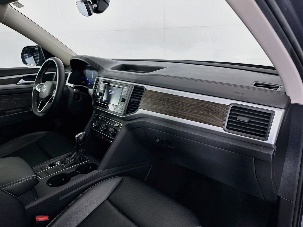 Thumbnail: 2022 Volkswagen Atlas - 30