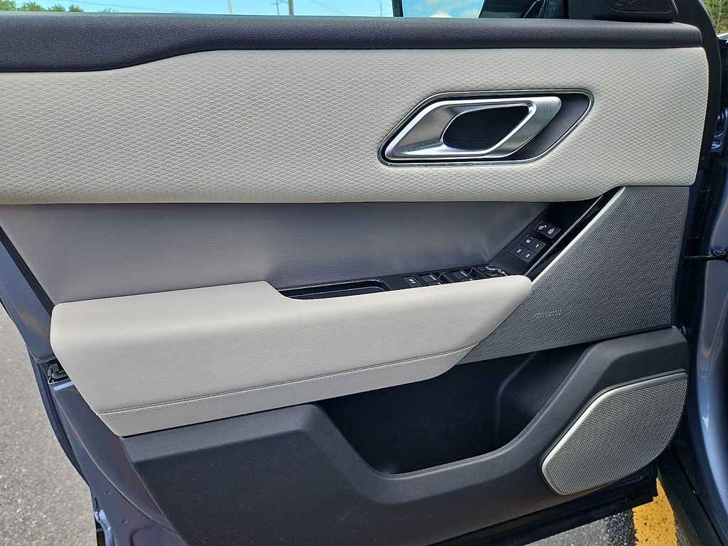 Thumbnail: 2019 Land Rover Range Rover Velar - 13