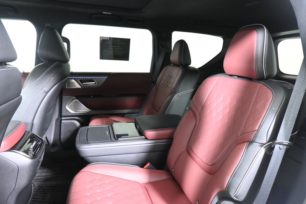 Thumbnail: 2026 INFINITI QX80 - 4