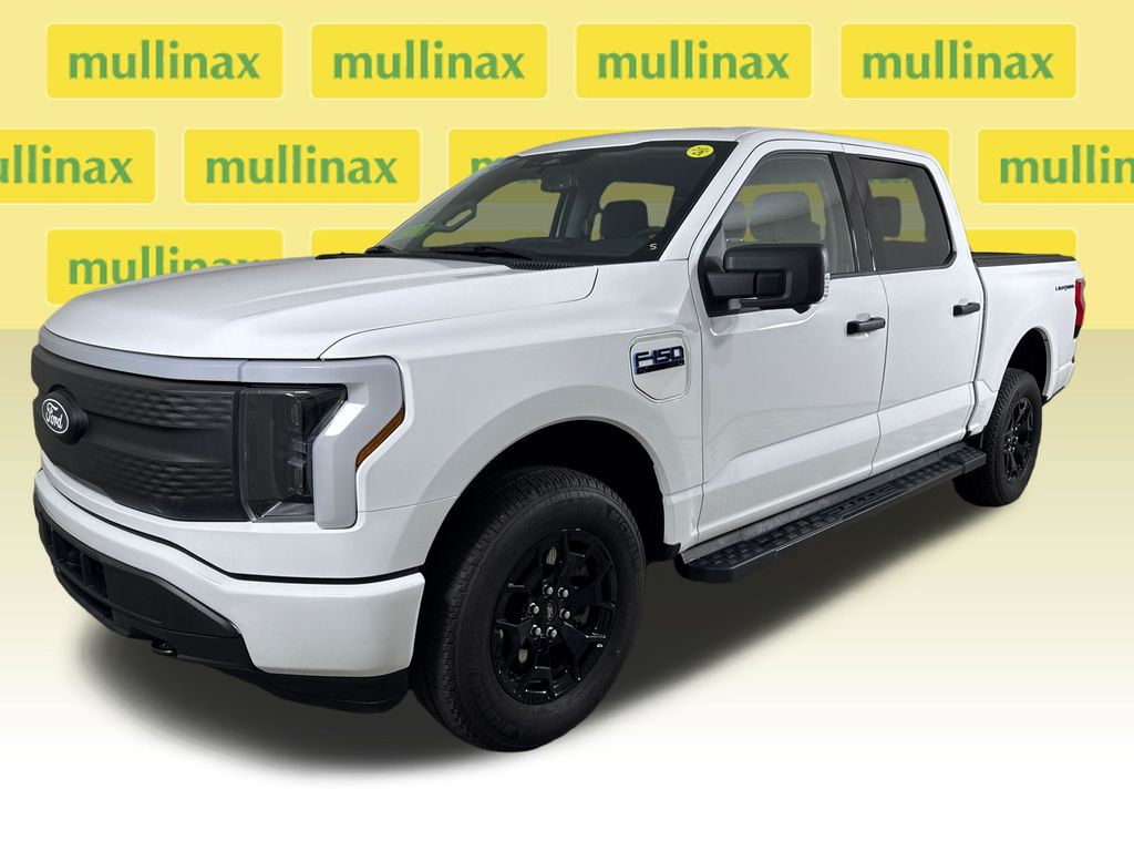 Certified Used 2025 White Ford XLT image 15