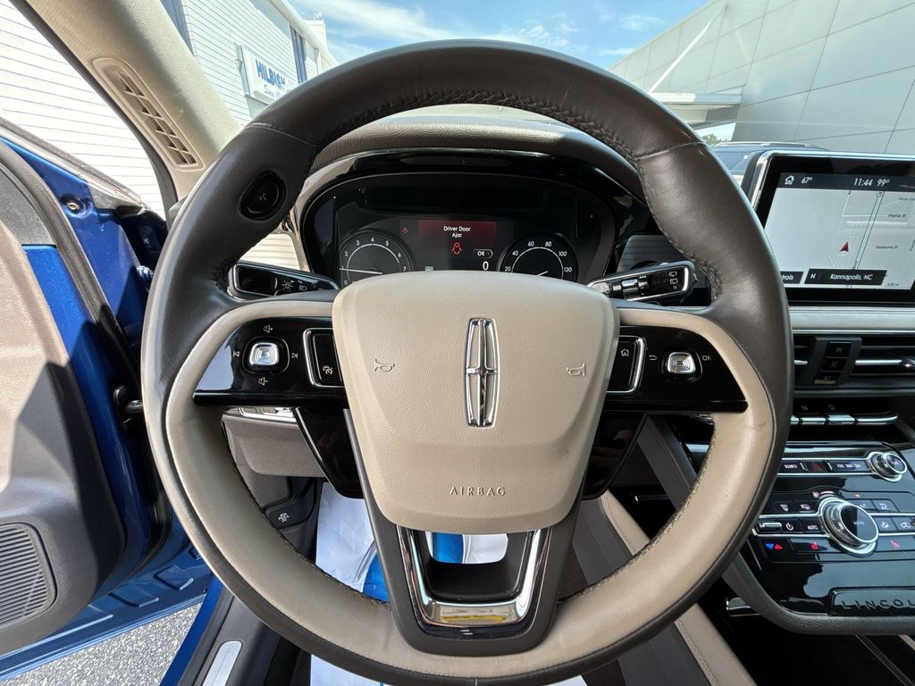 Used 2021 Blue Lincoln Standard image 11