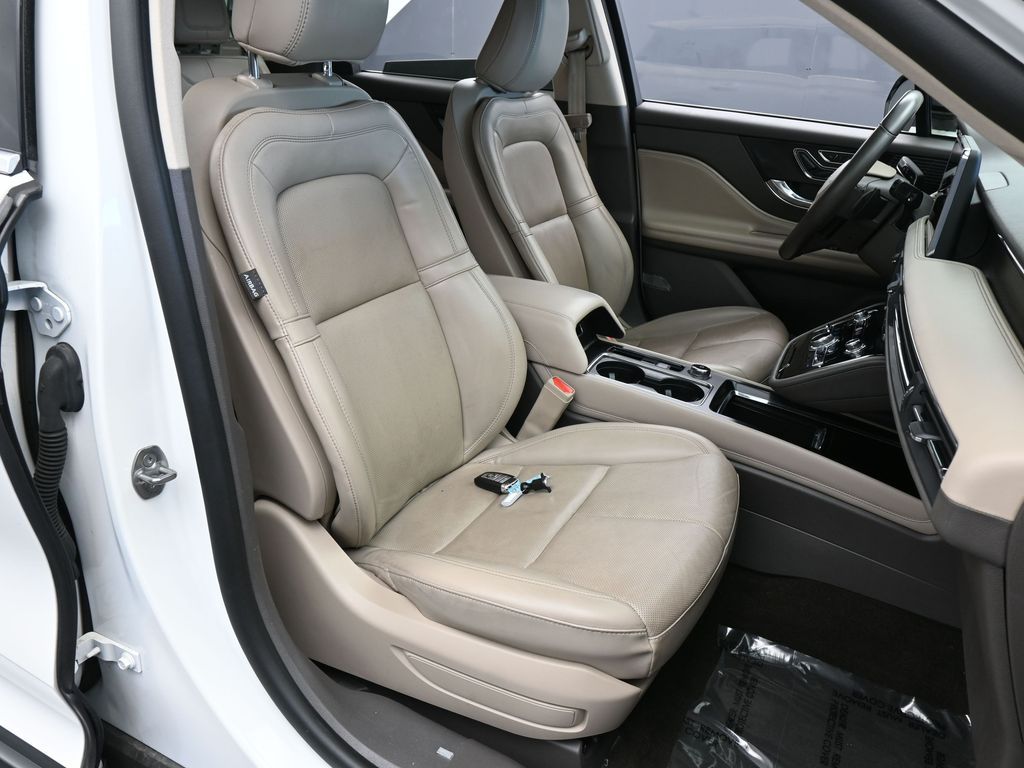 Used 2022 Pristine White Metallic Tri-Coat Lincoln Reserve image 51