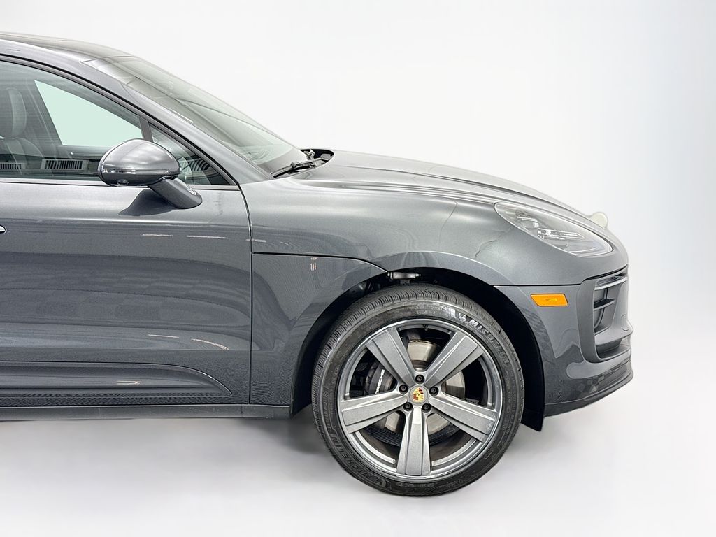 Thumbnail: 2025 Porsche Macan - 11
