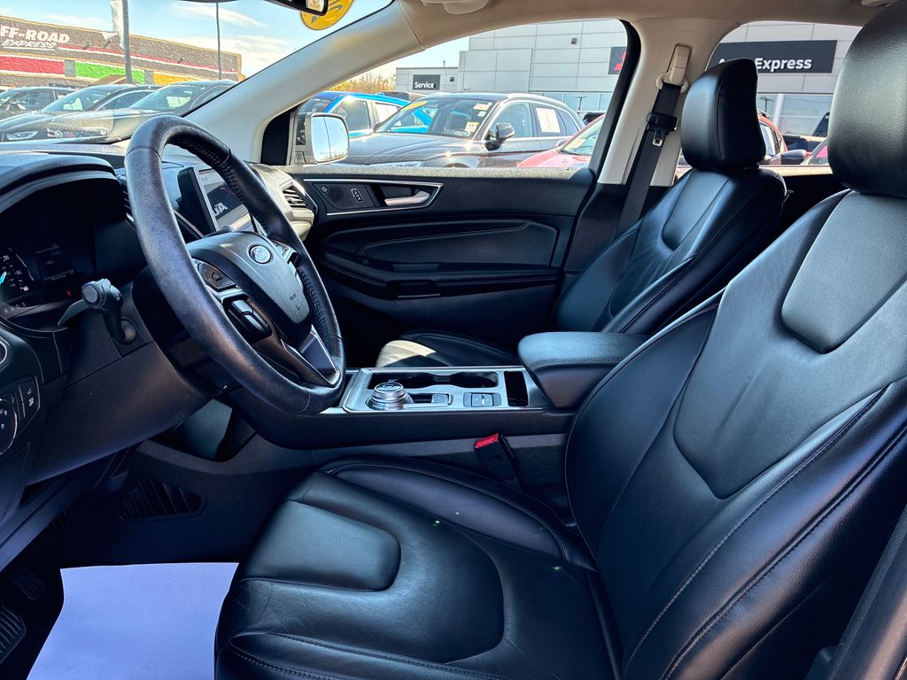 2022 Ford Edge Titanium - 9