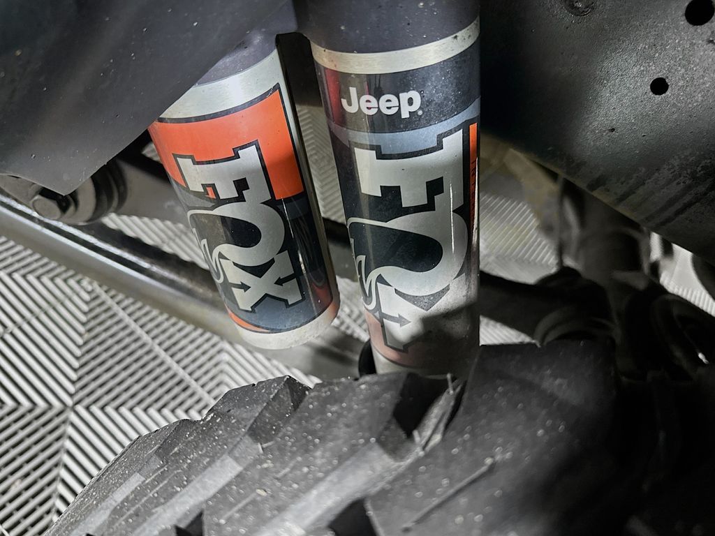 Used 2021 White Jeep Mojave image 38