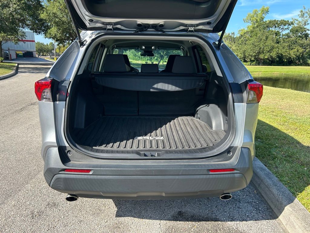 Thumbnail: 2021 Toyota RAV4 - 10