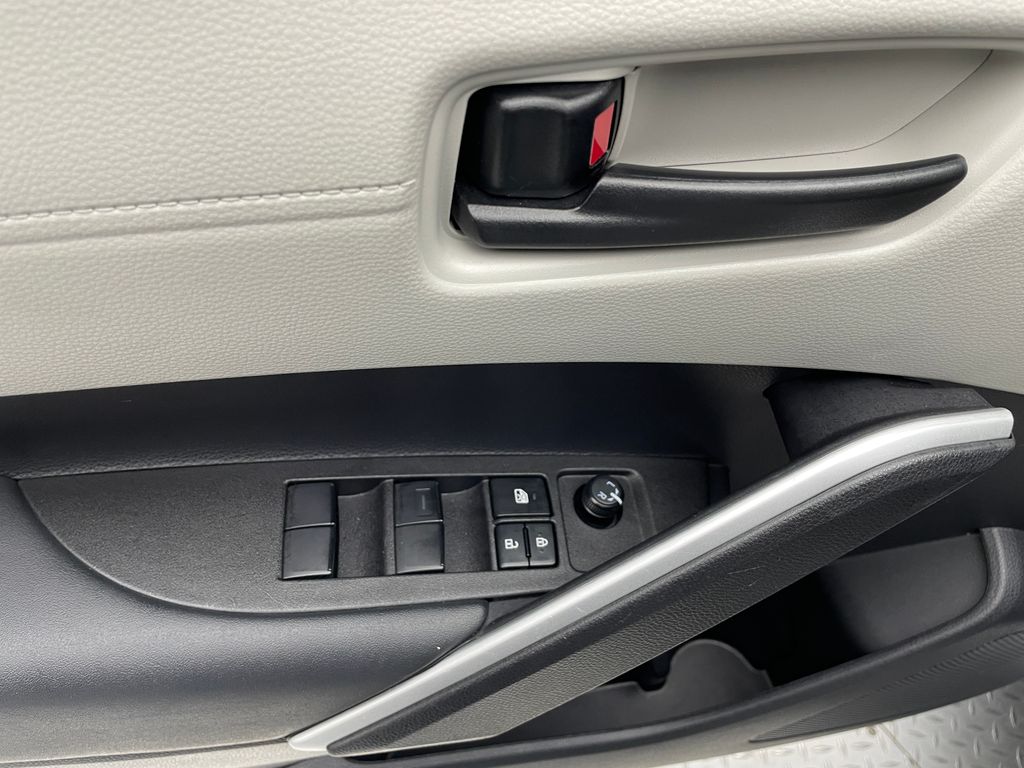 Thumbnail: 2025 Toyota Corolla Cross - 10