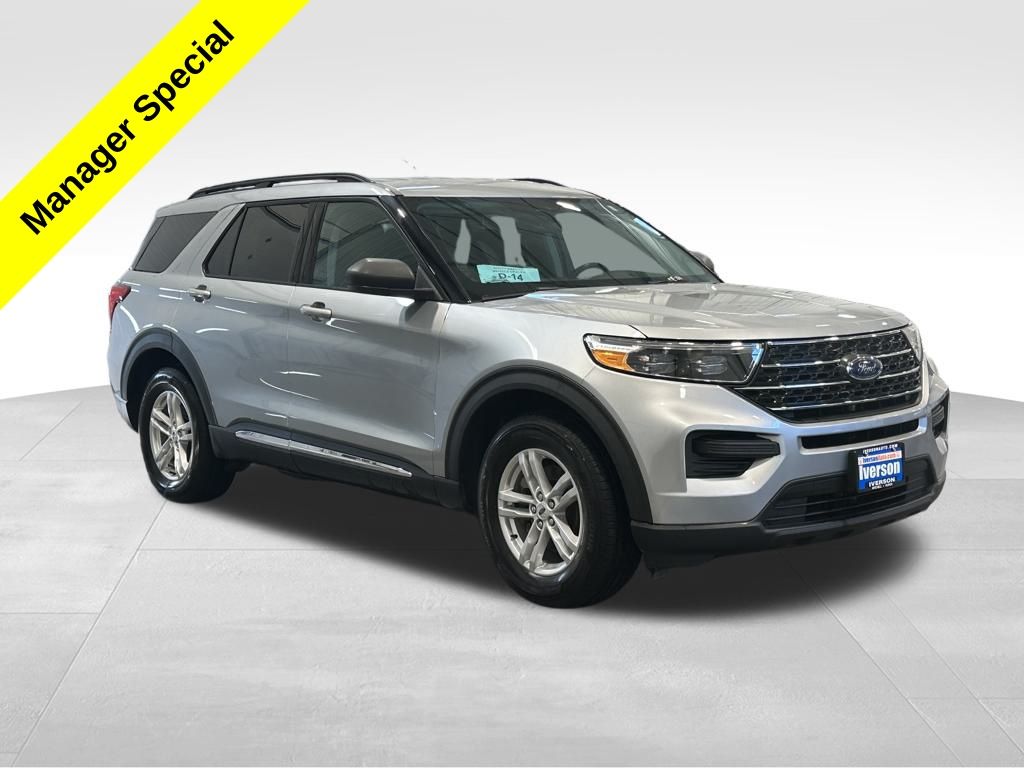Iconic Silver Metallic 2023 Ford Explorer XLT AWD SUV / Crossover All-Wheel Drive Automatic