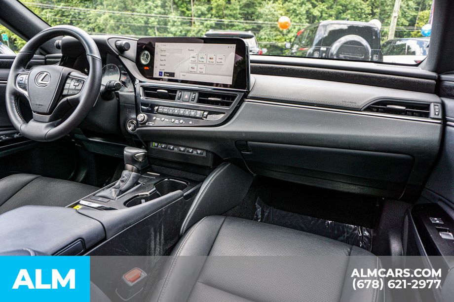 Used 2024 White Lexus 350 image 24