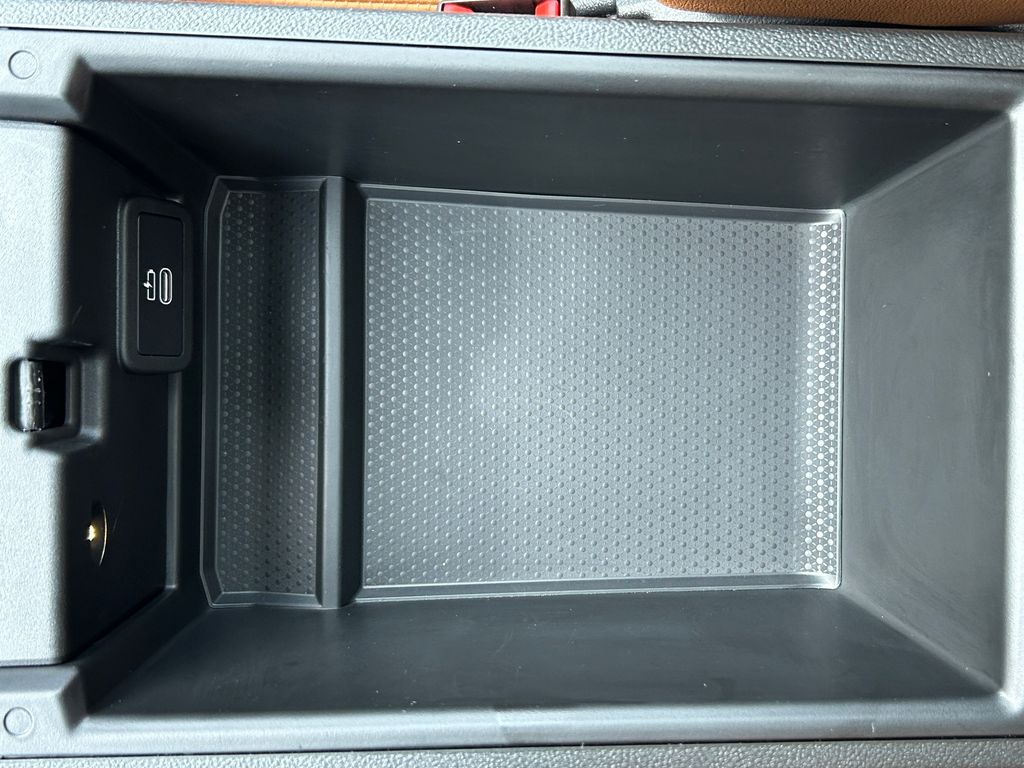 Thumbnail: 2024 BMW 3 Series - 29