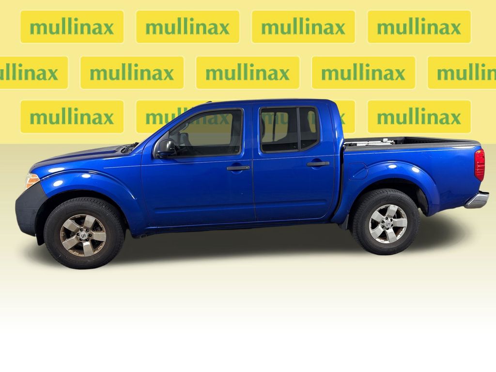 Used 2013 Blue Nissan SV image 12