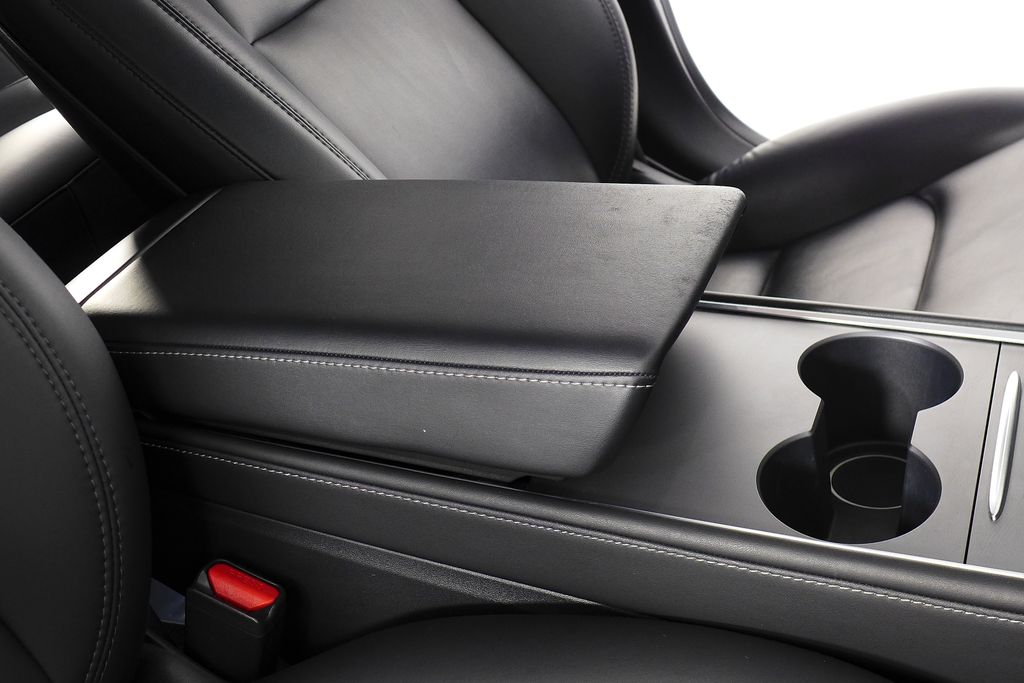 Thumbnail: 2021 Tesla Model 3 - 16