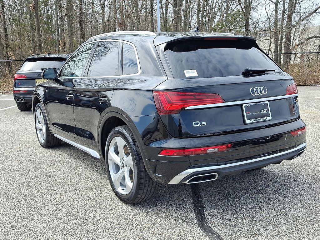 Thumbnail: 2022 Audi Q5 - 4
