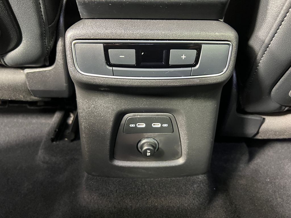 Thumbnail: 2023 Audi Q4 e-tron - 29