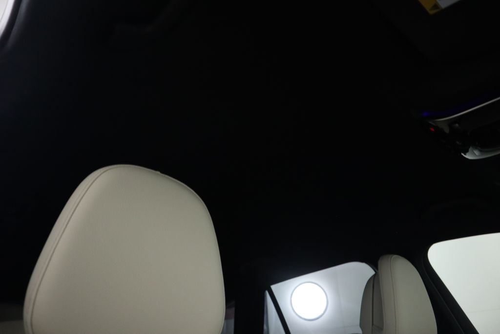 2025 Mercedes-Benz GLC 300 20