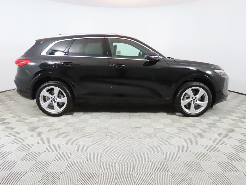 Thumbnail: 2025 Audi Q5 - 6