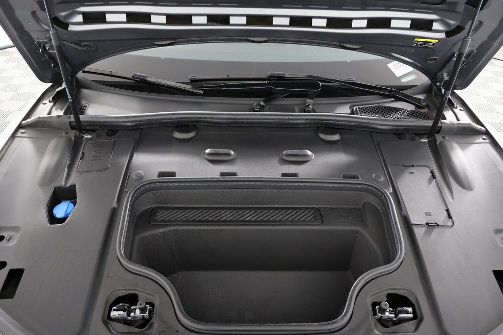 Thumbnail: 2025 Audi e-tron S - 15