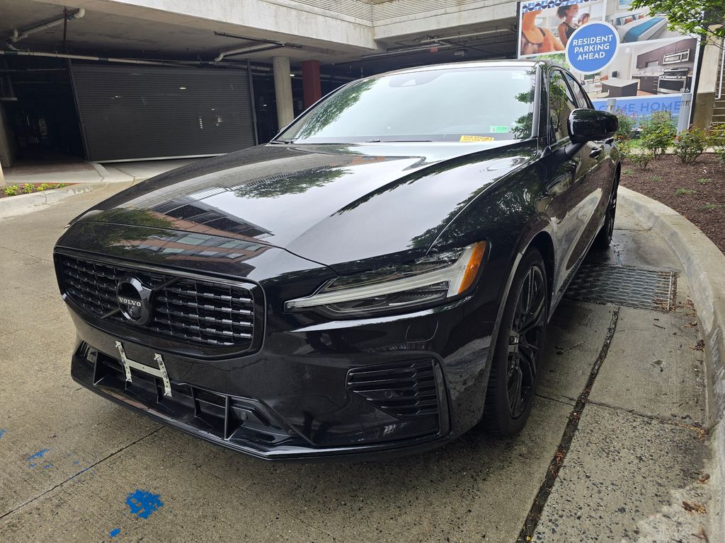2022 Volvo S60 Hybrid Plug-in Recharge R-Design Black Edition eAWD