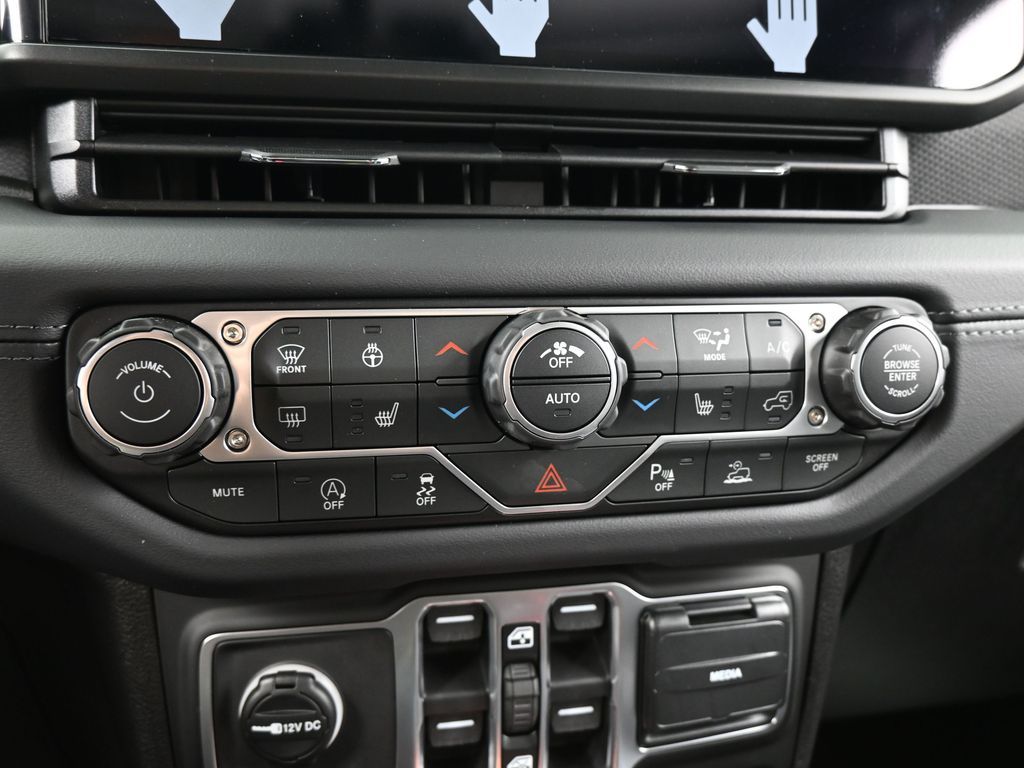 New 2026 Bright White Clearcoat Jeep Rubicon image 20