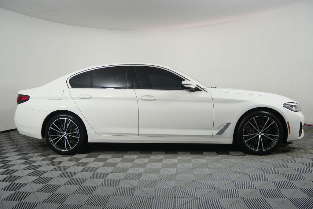 Thumbnail: 2023 BMW 5 Series - 2