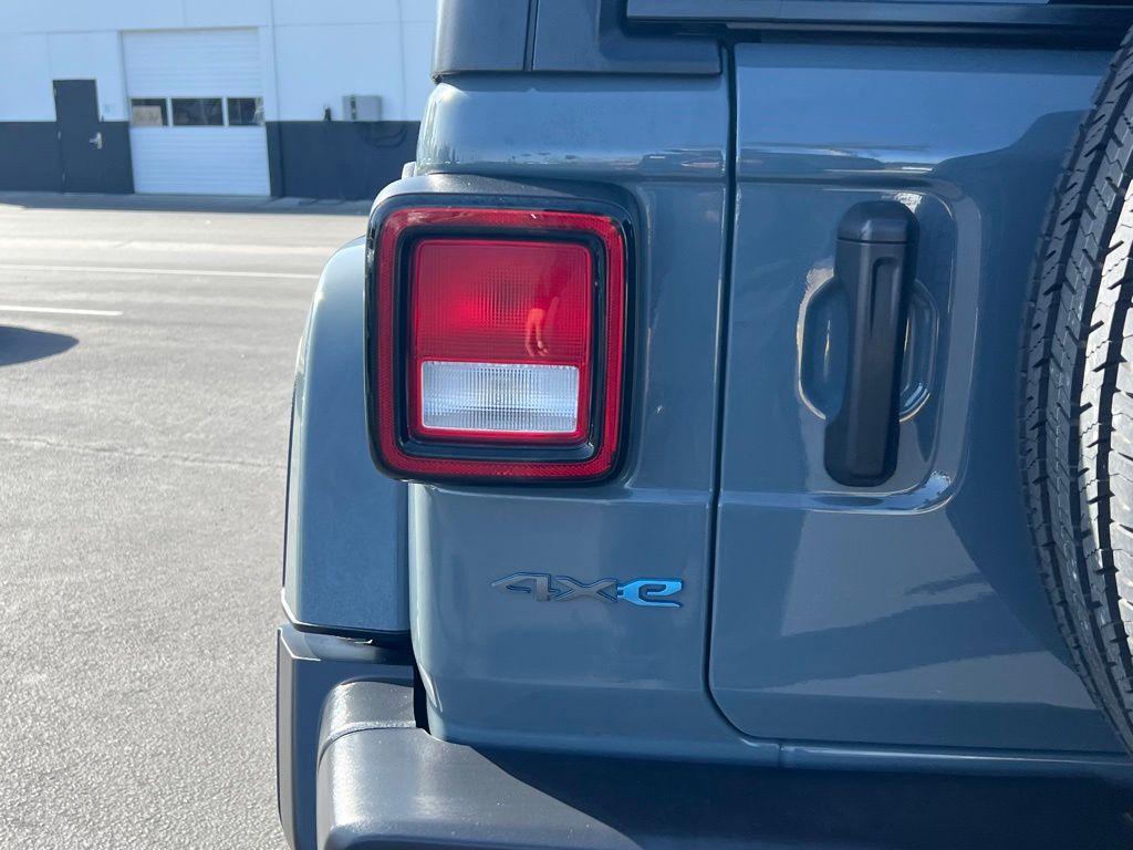 Thumbnail: 2024 Jeep Wrangler - 11