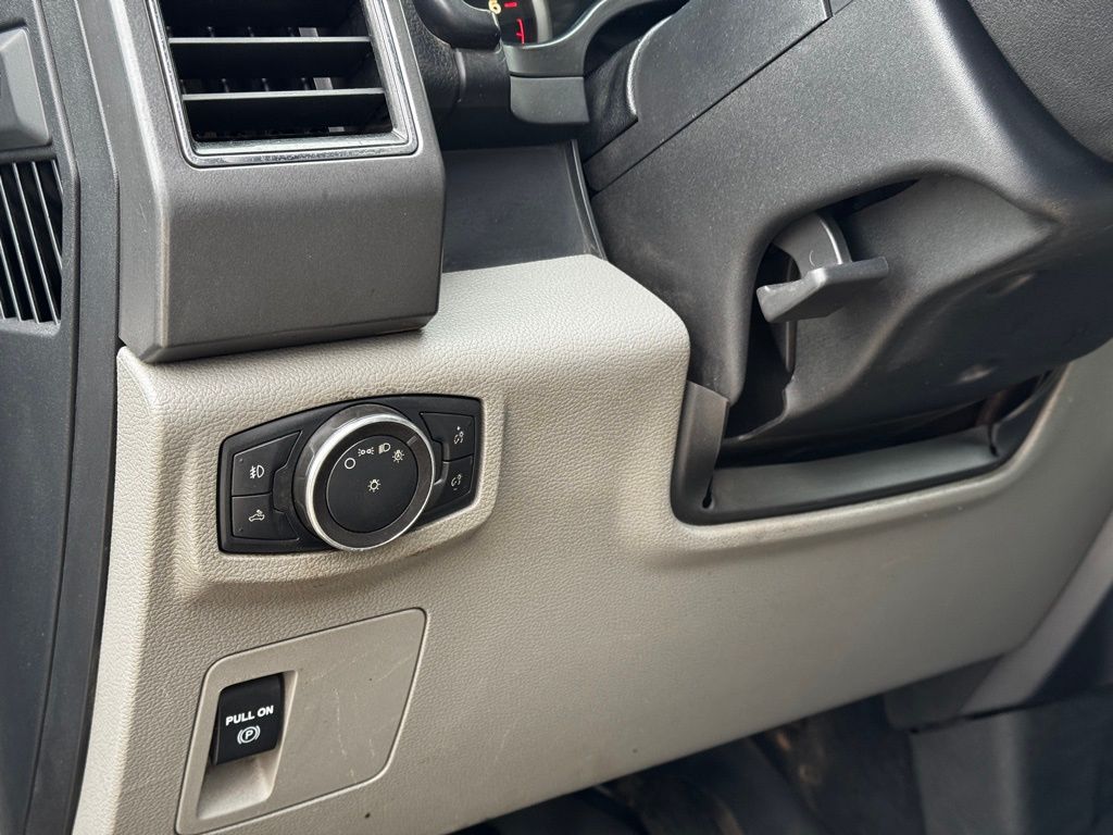 2019 Ford F-150 XLT photo