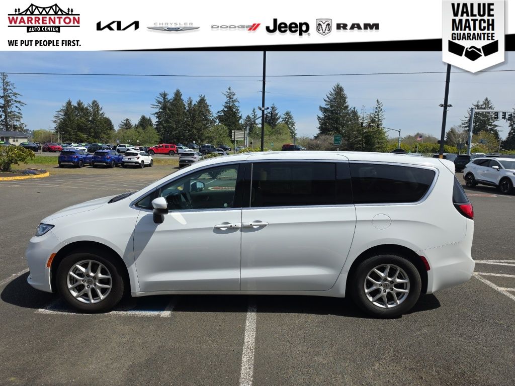 View vehicle photo 4