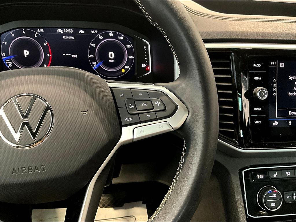 2022 Volkswagen Atlas Cross Sport — photo 16
