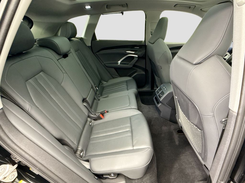 Thumbnail: 2025 Audi Q5 - 21