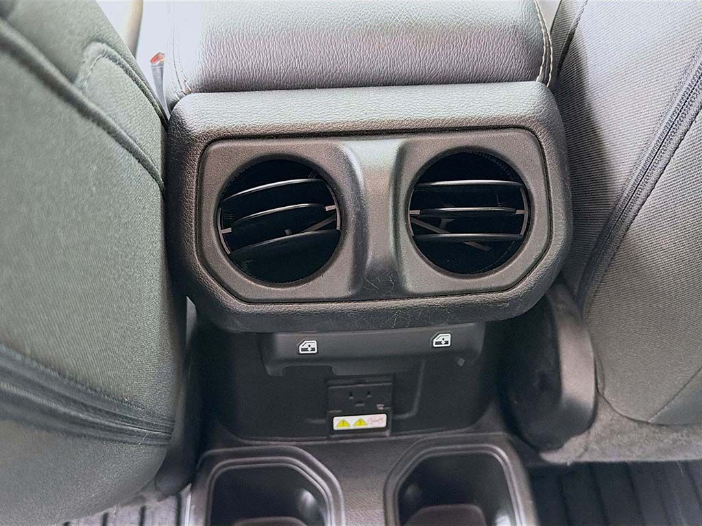 Used 2023 White Jeep Overland image 38