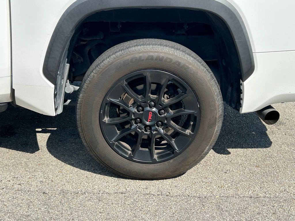 Thumbnail: 2022 Toyota Tundra - 9