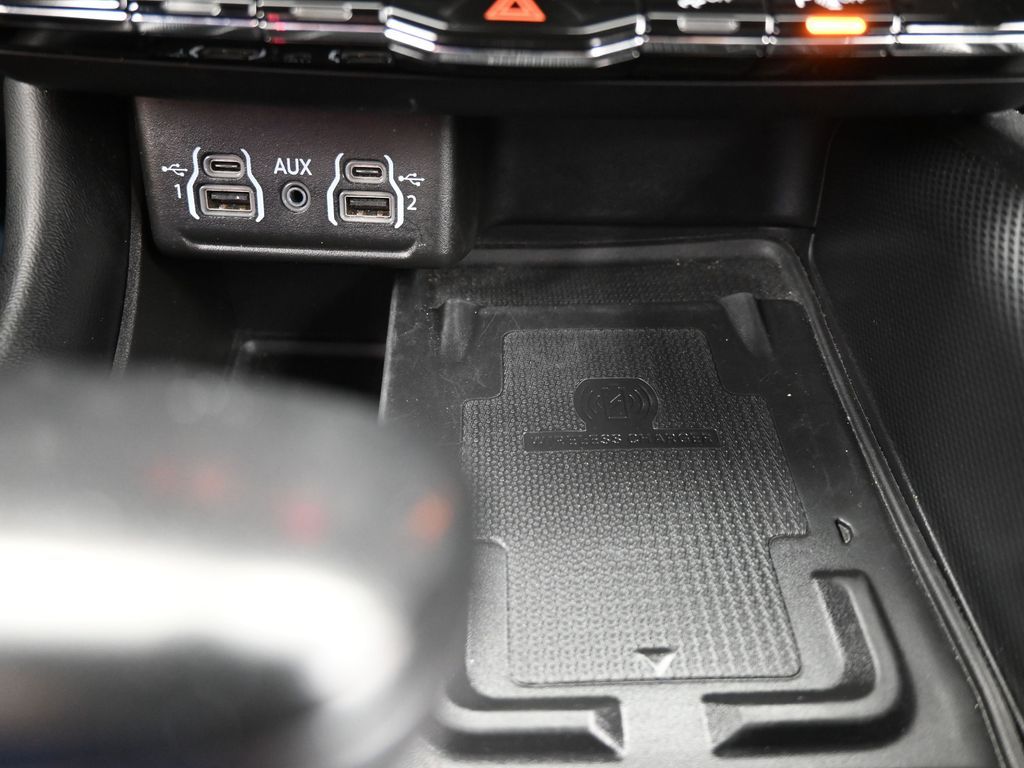 Used 2022 DB Black Crystal Clearcoat Dodge R/T image 25