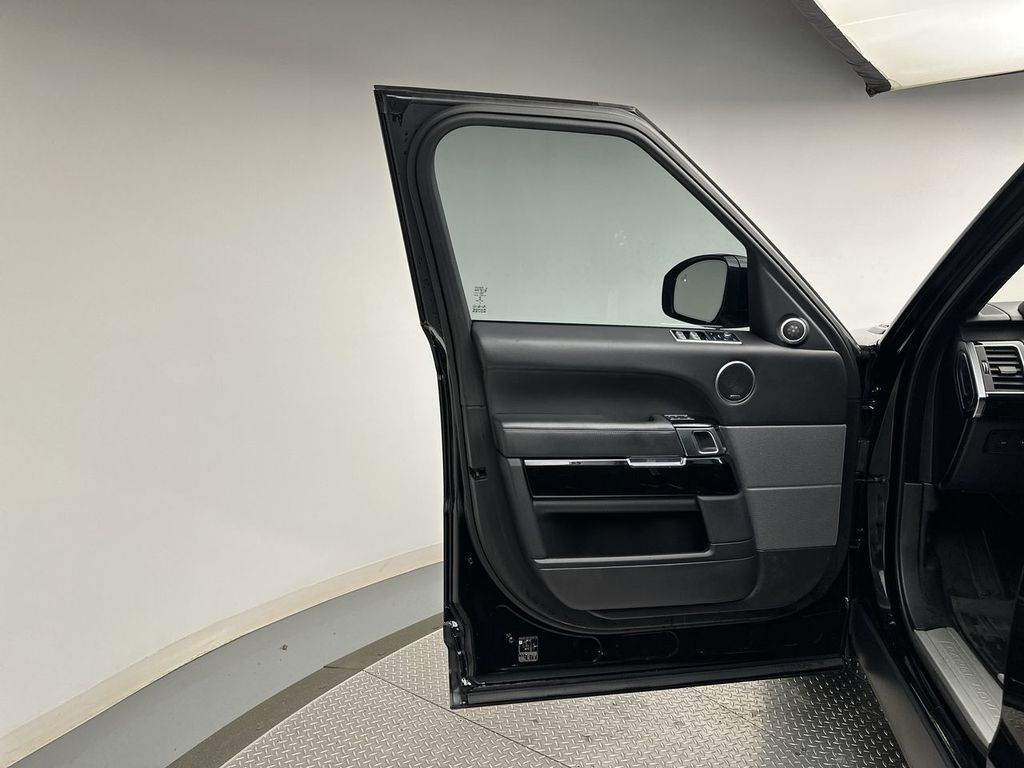 Thumbnail: 2021 Land Rover Range Rover Sport - 14