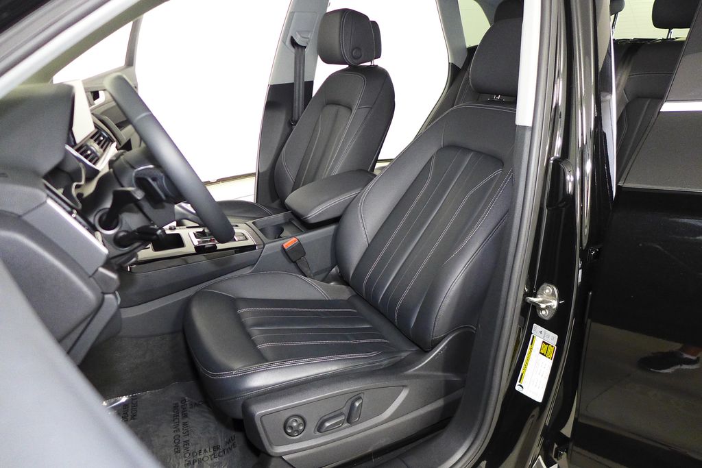 Thumbnail: 2023 Audi Q5 - 21