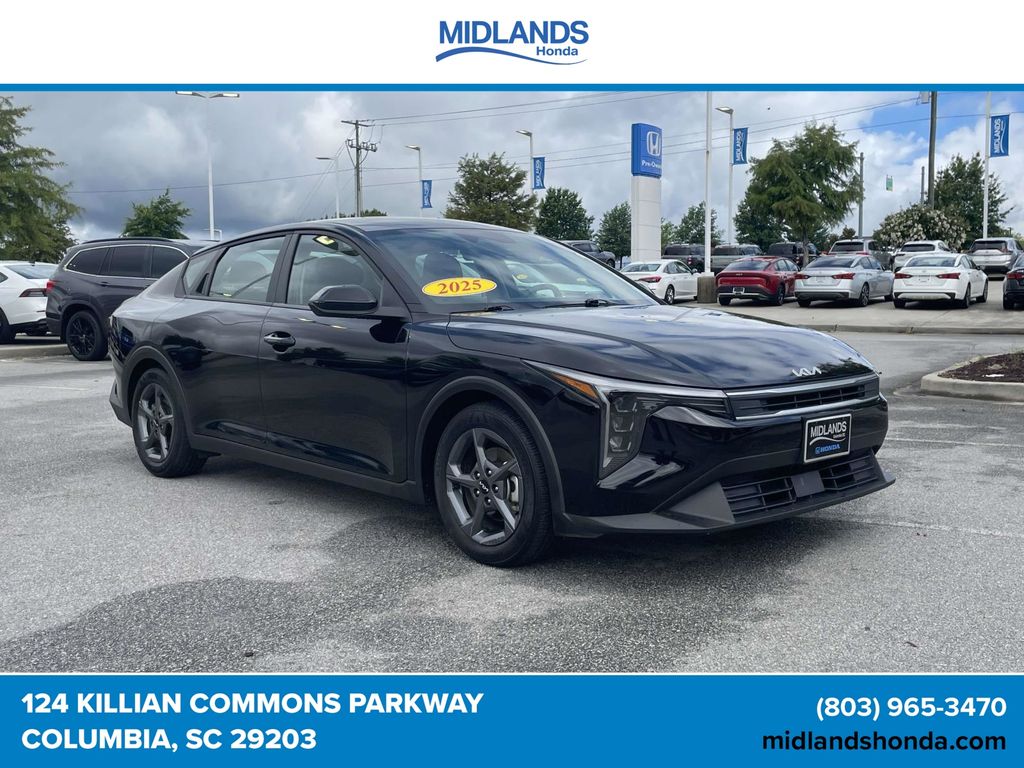 2025 Kia K4 LXS FWD
