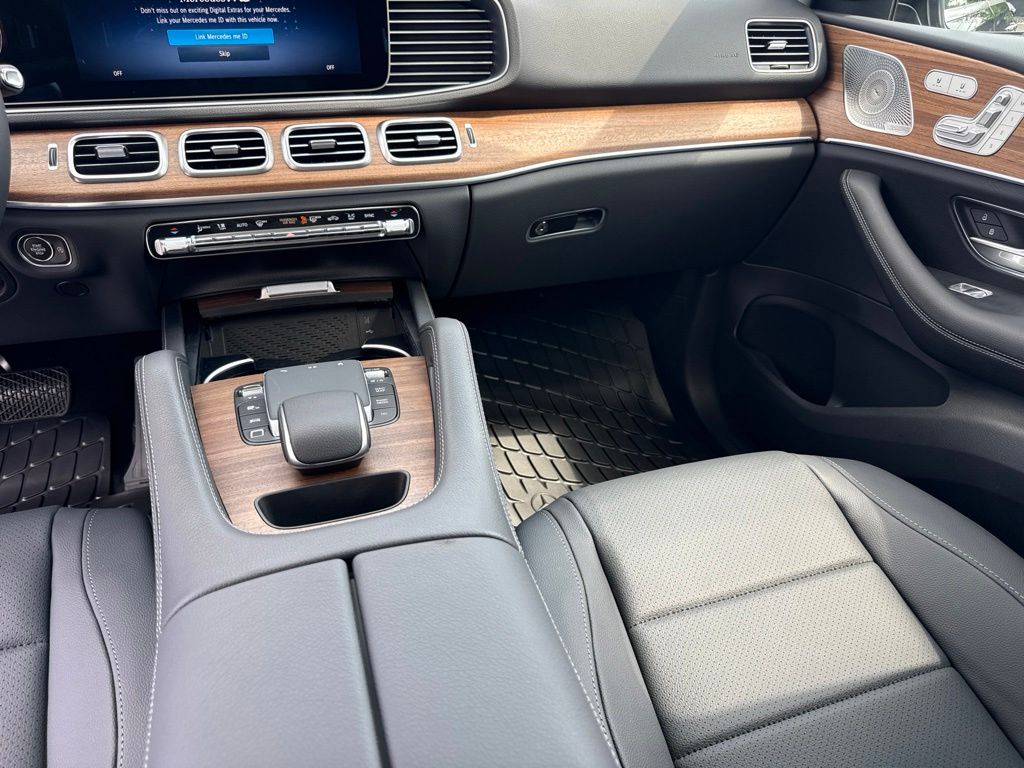 Thumbnail: 2026 Mercedes-Benz GLE - 21