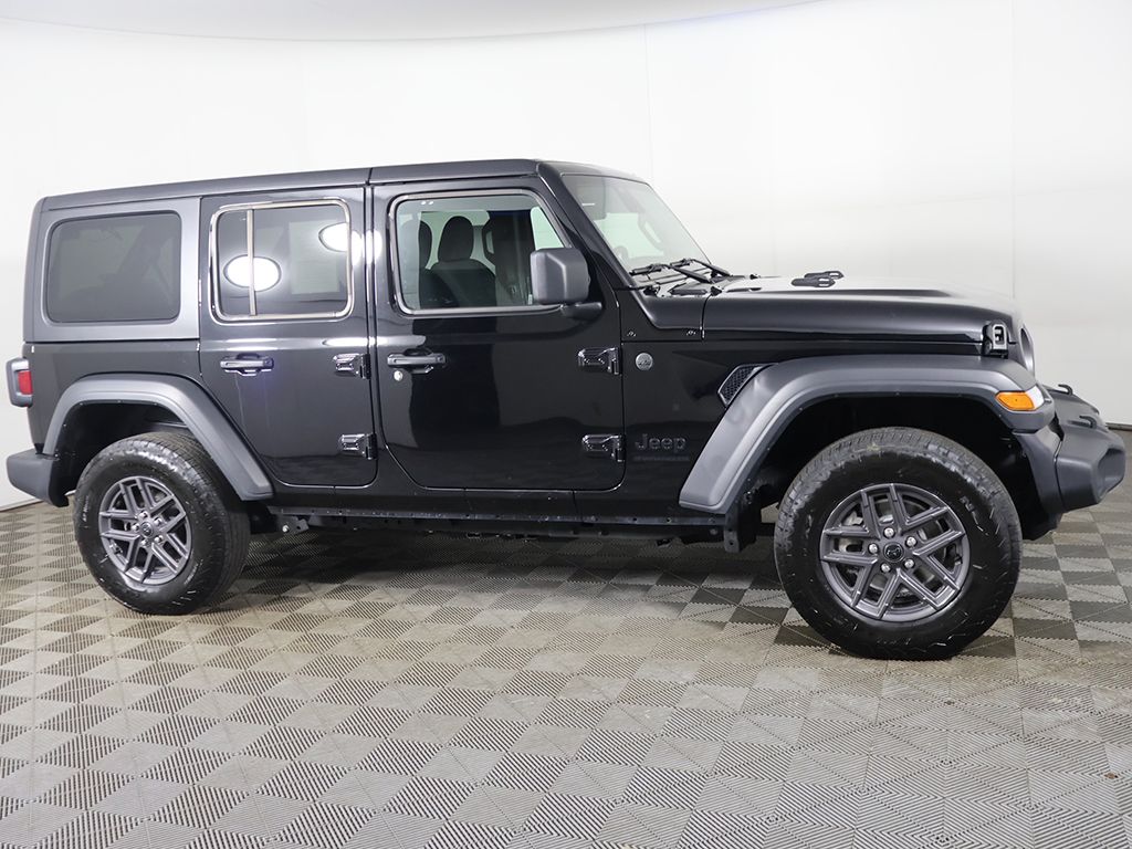Used 2025 Black Jeep Sport S image 16
