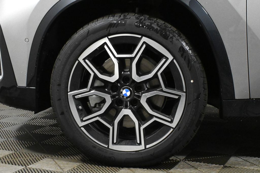 2025 BMW X1 xDrive28i 12